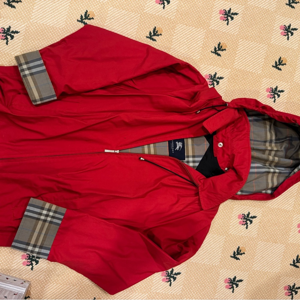 Burberry London Red Hooded Rain Jacket Nova Check Lined women’s Size M - Picture 3 of 11